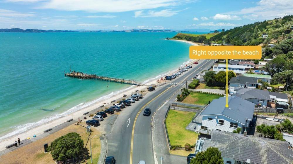 Beach Front Resort! Maraetai ภายนอก รูปภาพ